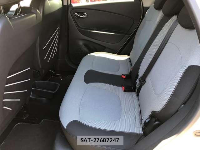 Renault CAPTUR 2015-09 7799688-11
