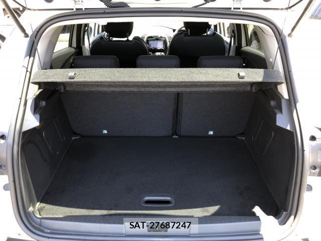 Renault CAPTUR 2015-09 7799688-13