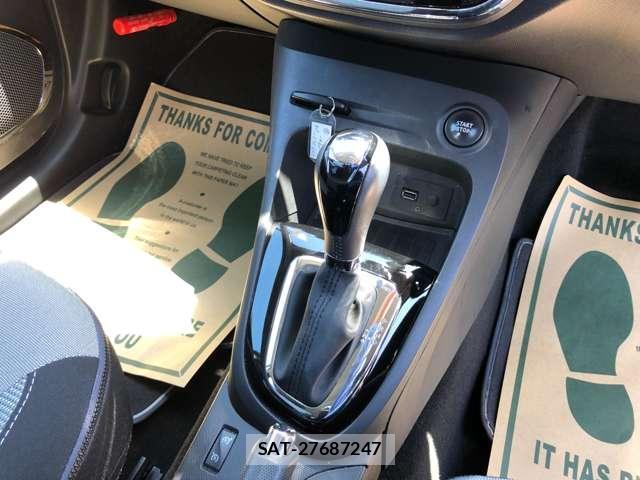 Renault CAPTUR 2015-09 7799688-8