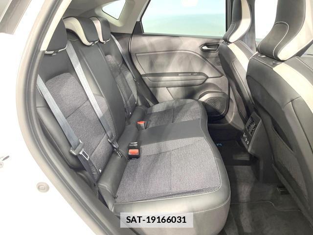 Renault CAPTUR 2023-02 7804952-11
