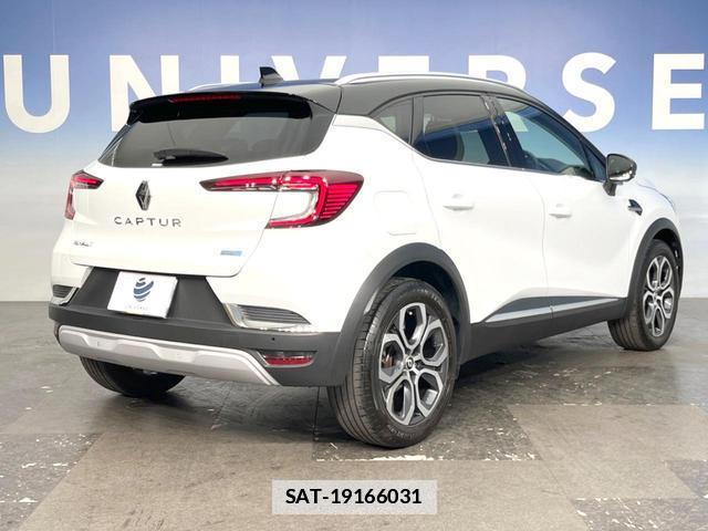 Renault CAPTUR 2023-02 7804952-15