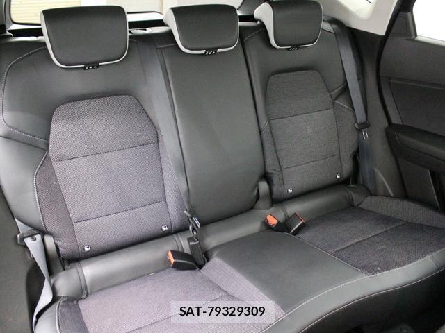 Renault CAPTUR 2021-03 7806782-12