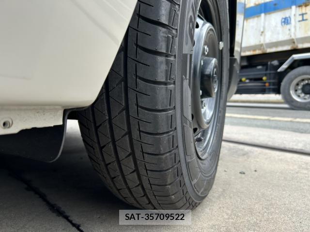 Nissan CARAVAN BUS 2025-10 7797365-19
