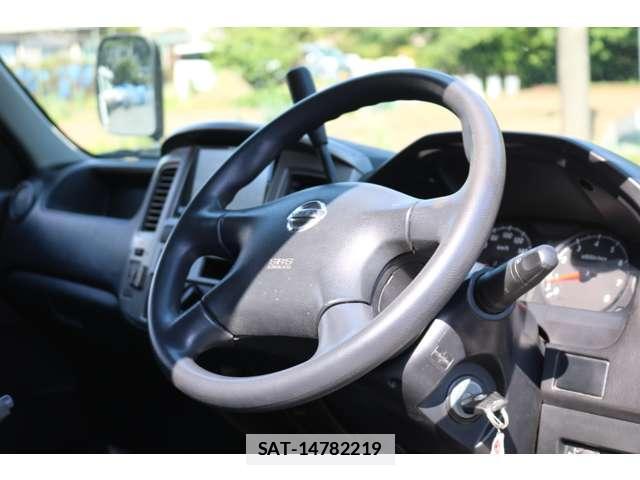 Nissan Caravan 2011-11 7793544-14