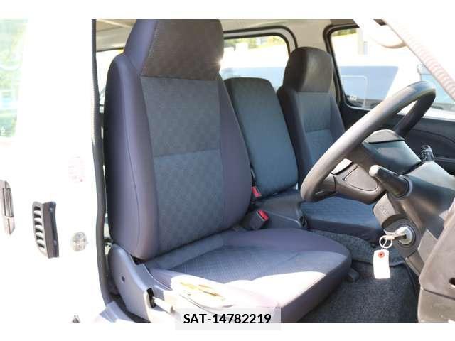 Nissan Caravan 2011-11 7793544-15