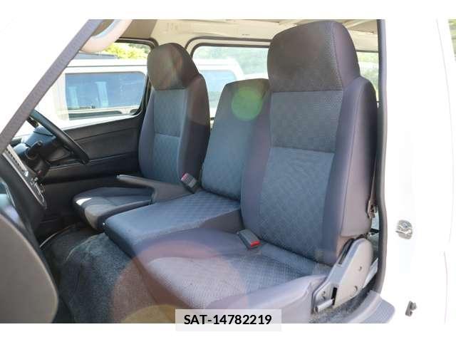 Nissan Caravan 2011-11 7793544-17
