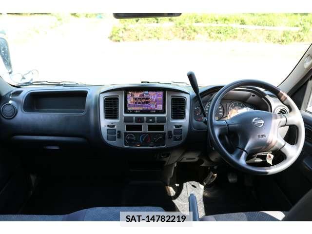 Nissan Caravan 2011-11 7793544-18