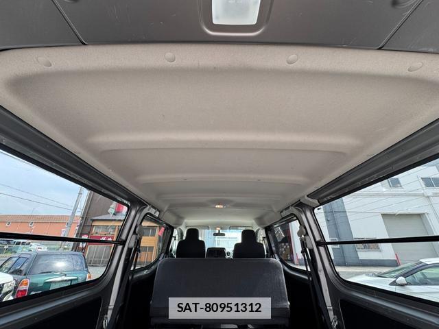Nissan Caravan 2012-11 7796423-5