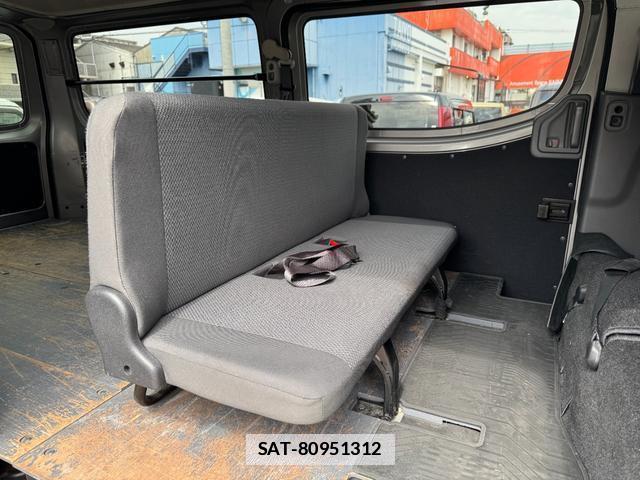 Nissan Caravan 2012-11 7796423-9
