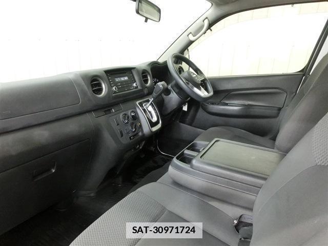 Nissan Caravan 2023-02 7797945-2