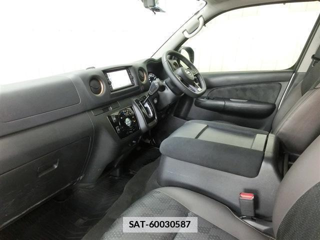Nissan Caravan 2022-07 7797947-2