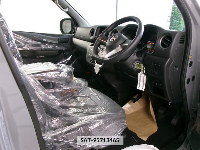 Nissan Caravan 2026-04 7798074-13