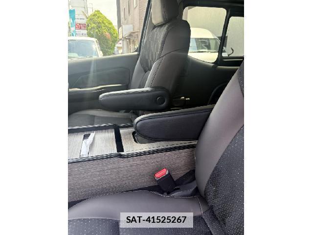 Nissan Caravan 2025-05 7803793-5
