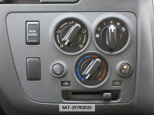 Nissan Caravan 2023-11 7804259-17