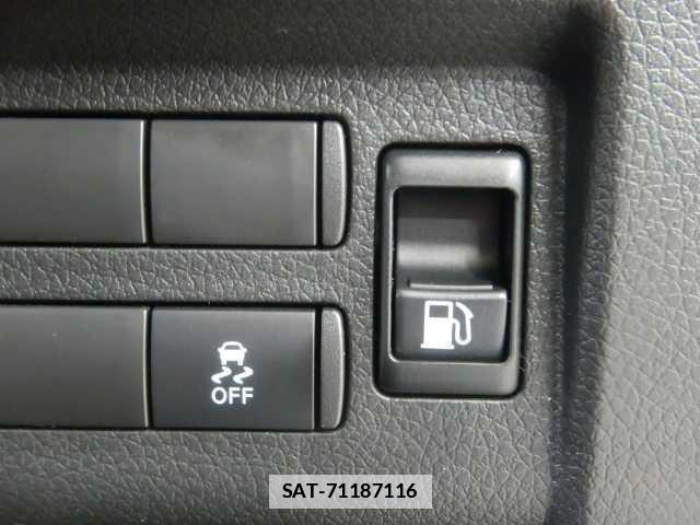 Nissan Caravan 2026-03 7810730-5