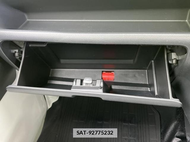 Suzuki CARRY TRUCK 2015-06 7798038-16
