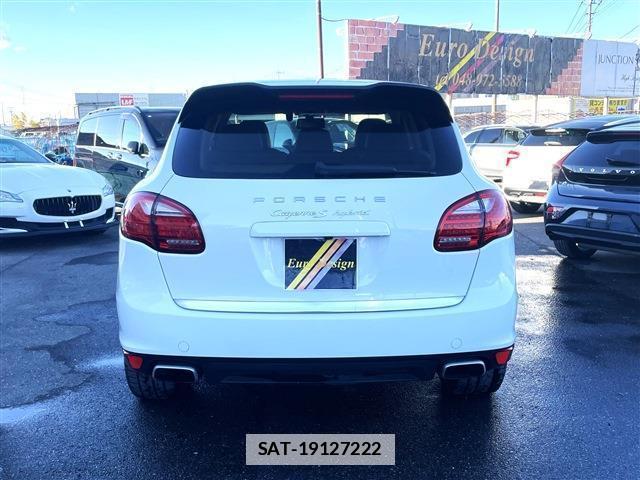 Porsche CAYENNE 2013-04 7798235-1