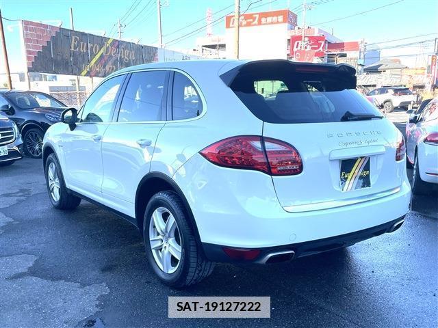 Porsche CAYENNE 2013-04 7798235-14