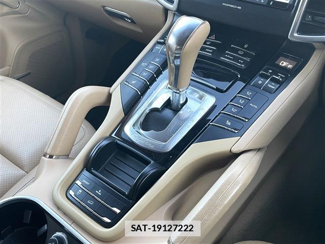 Porsche CAYENNE 2013-04 7798235-15
