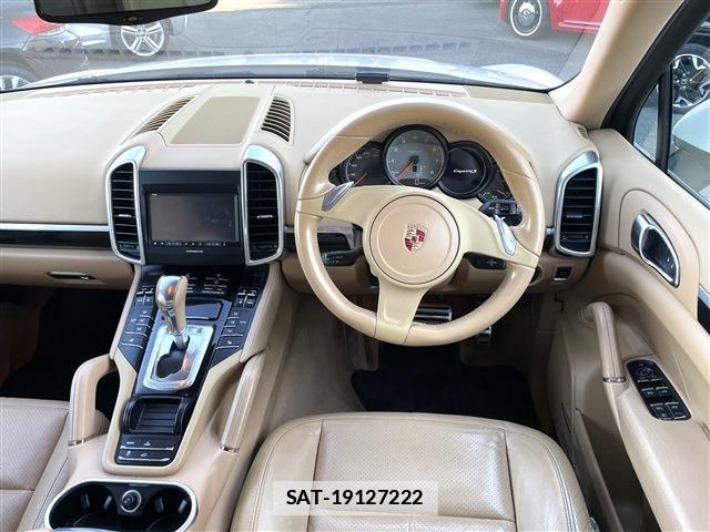 Porsche CAYENNE 2013-04 7798235-17