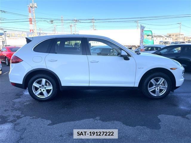 Porsche CAYENNE 2013-04 7798235-3