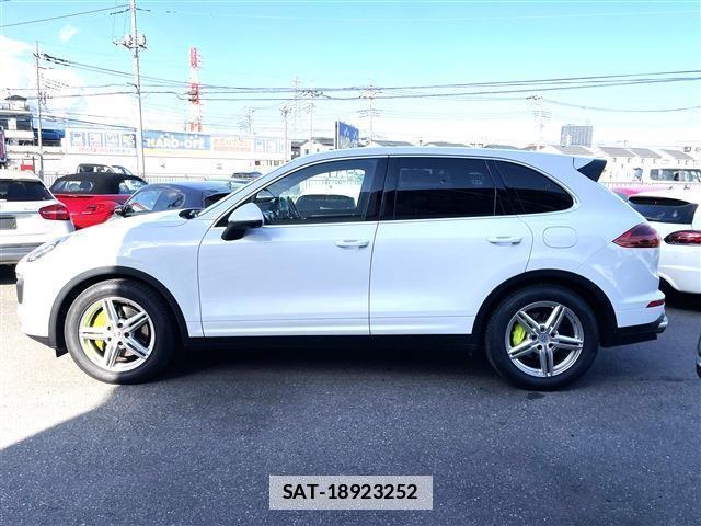 Porsche CAYENNE 2015-05 7798238-10