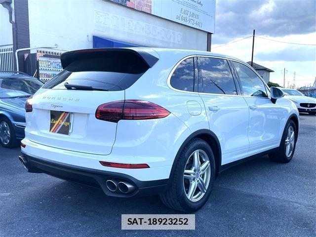 Porsche CAYENNE 2015-05 7798238-13