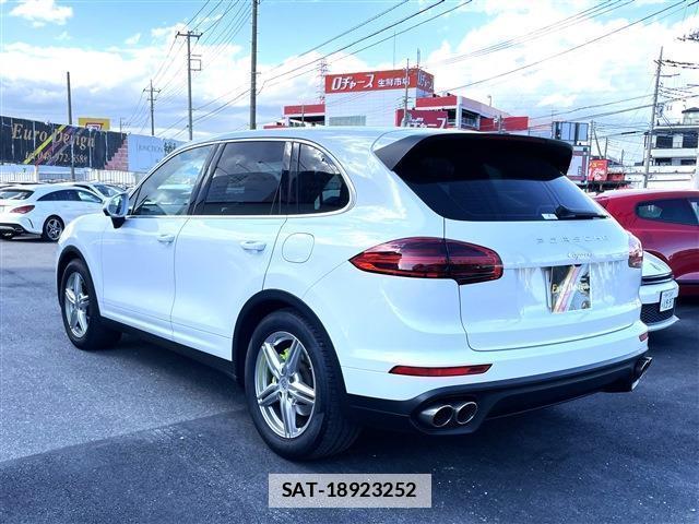 Porsche CAYENNE 2015-05 7798238-14