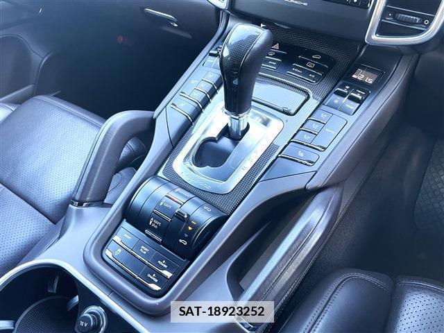 Porsche CAYENNE 2015-05 7798238-15