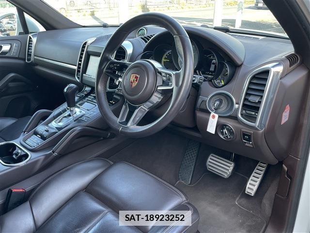Porsche CAYENNE 2015-05 7798238-2