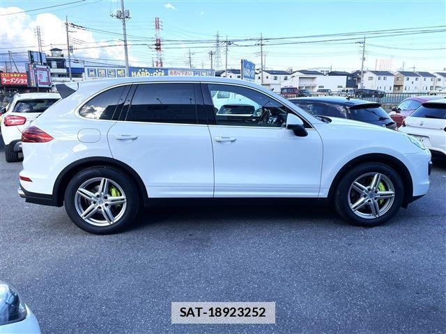 Porsche CAYENNE 2015-05 7798238-3