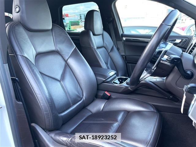 Porsche CAYENNE 2015-05 7798238-5