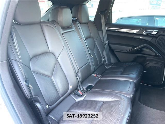 Porsche CAYENNE 2015-05 7798238-6