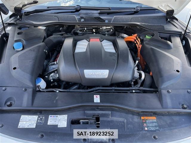 Porsche CAYENNE 2015-05 7798238-7