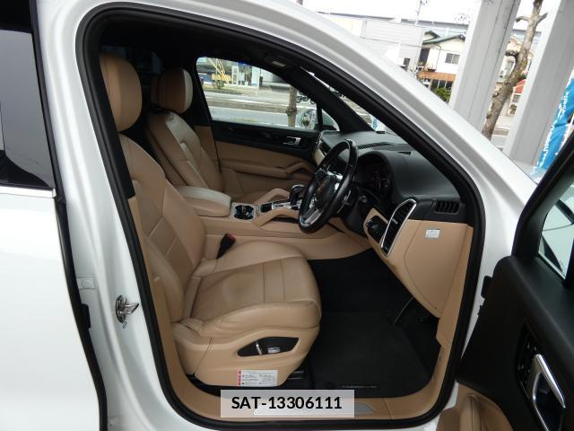 Porsche CAYENNE 2018-09 7798475-14