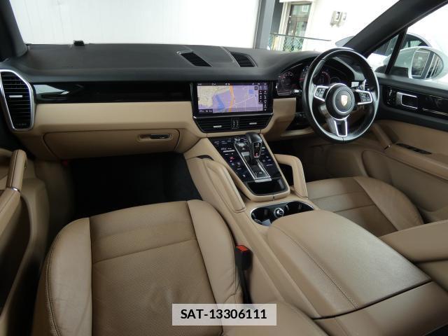Porsche CAYENNE 2018-09 7798475-6