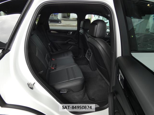 Porsche CAYENNE 2020-06 7798477-17