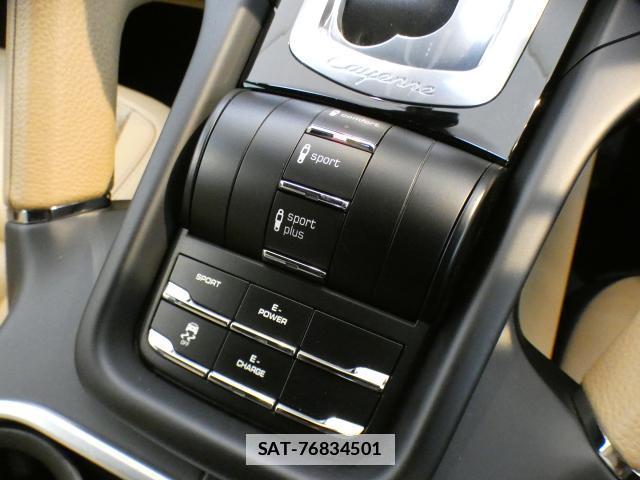 Porsche CAYENNE 2015-12 7800566-11