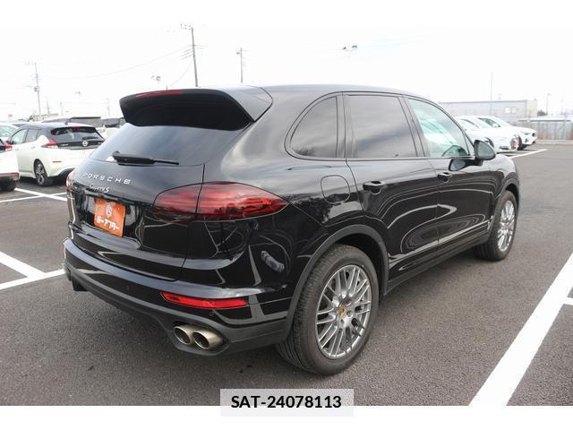 Porsche CAYENNE 2015-12 7809493-13