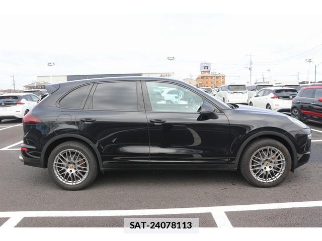 Porsche CAYENNE 2015-12 7809493-14