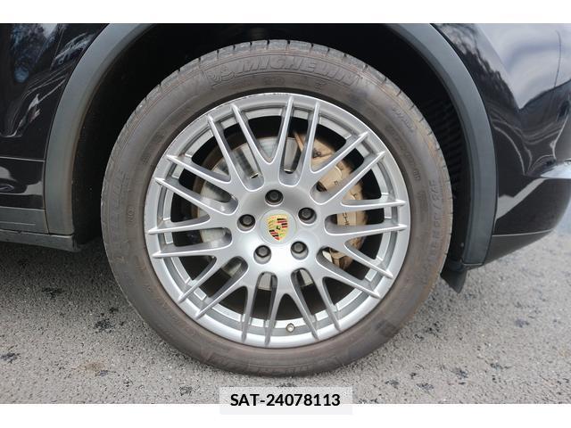 Porsche CAYENNE 2015-12 7809493-15
