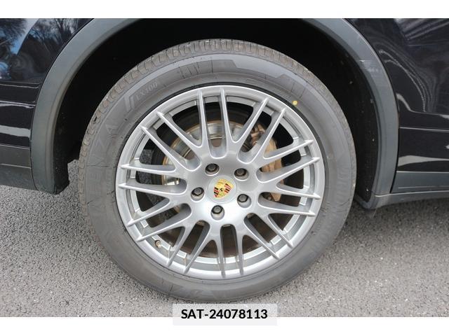 Porsche CAYENNE 2015-12 7809493-16