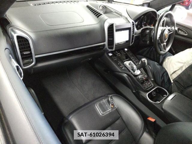 Porsche CAYENNE 2016-12 7810341-2