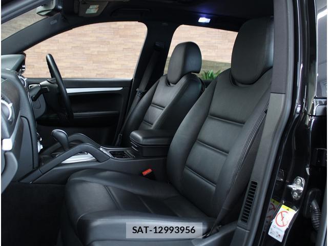 Porsche CAYENNE 2010-03 7811281-16