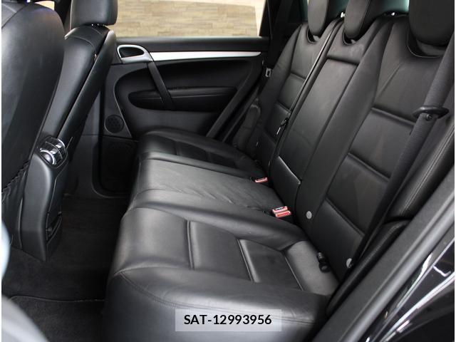 Porsche CAYENNE 2010-03 7811281-18