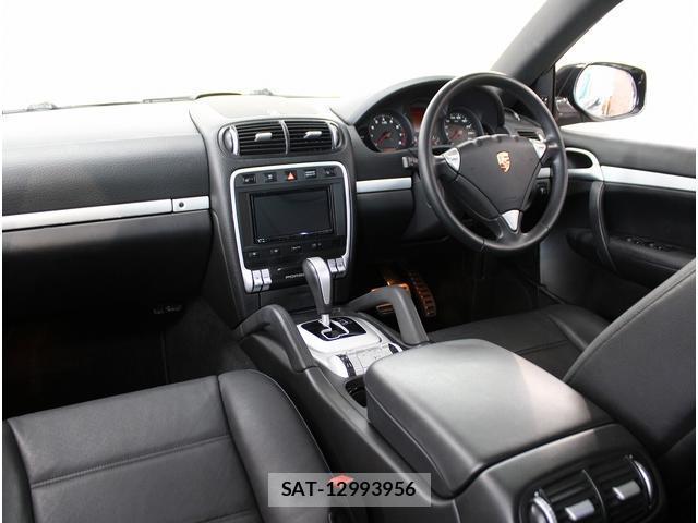 Porsche CAYENNE 2010-03 7811281-7