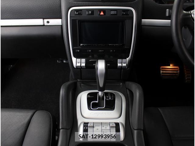 Porsche CAYENNE 2010-03 7811281-9