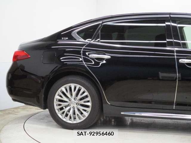 Nissan CIMA 2016-12 7795845-11