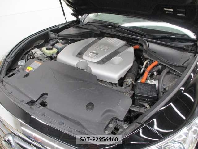 Nissan CIMA 2016-12 7795845-19
