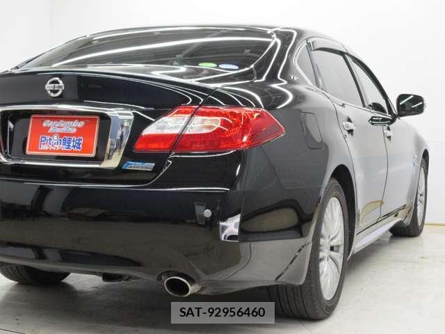 Nissan CIMA 2016-12 7795845-5
